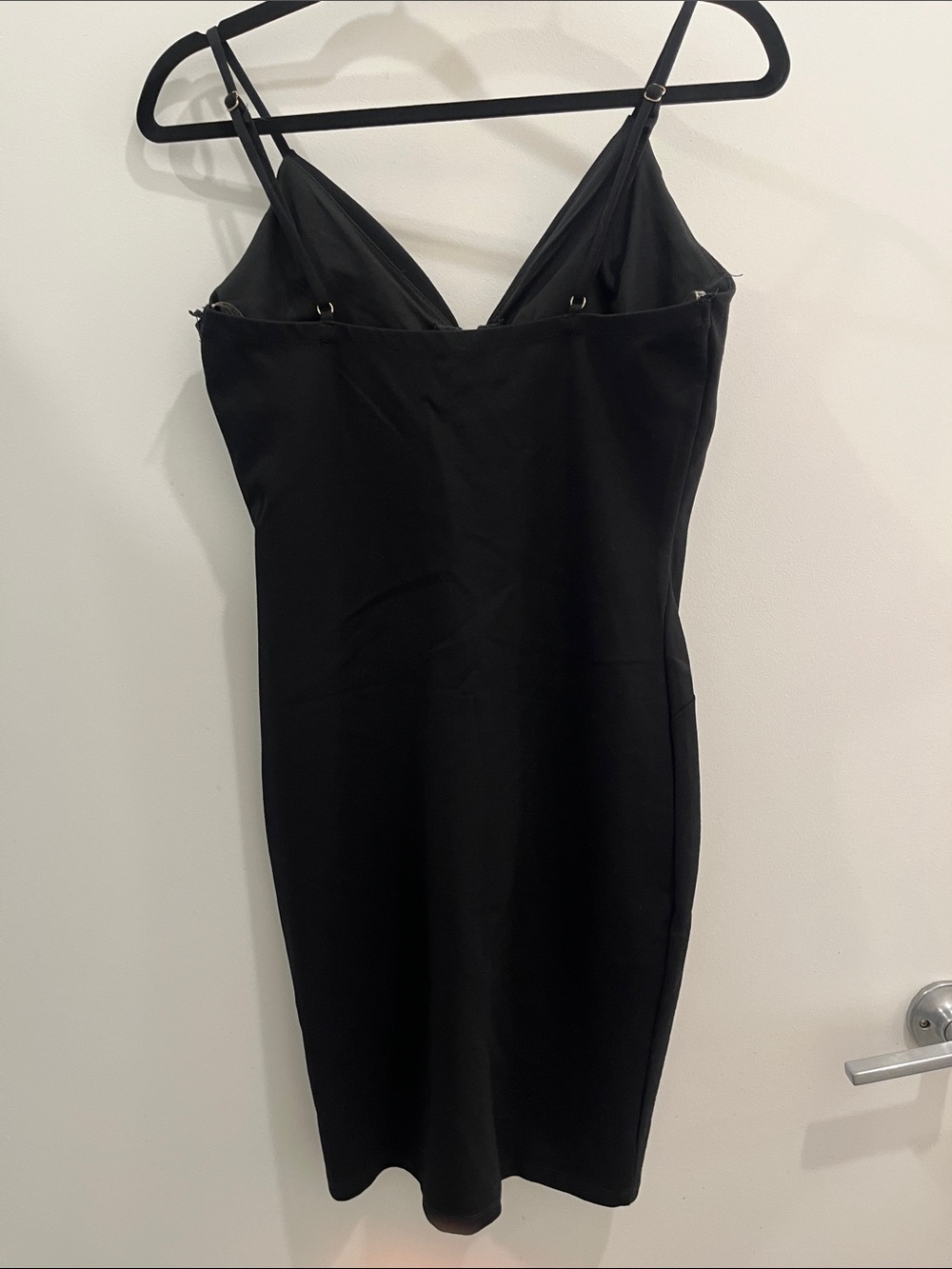 Haute Monde Black Mini Dress with Gold Center Zip- size medium NEW WITH TAGS - Picture 4 of 9